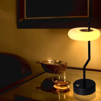 לא סדיר Turnable המודרני קפה חיישן מגע מנורת שולחן עם אור חמים ליד עבור חדר השינה, הסלון קישוט לילה אור